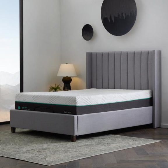 Ascend 11" AeroFlex™ Hybrid Mattress bedroom side